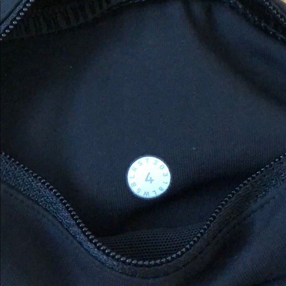Lululemon Speed Up Mesh *28in - Picture 6 of 6